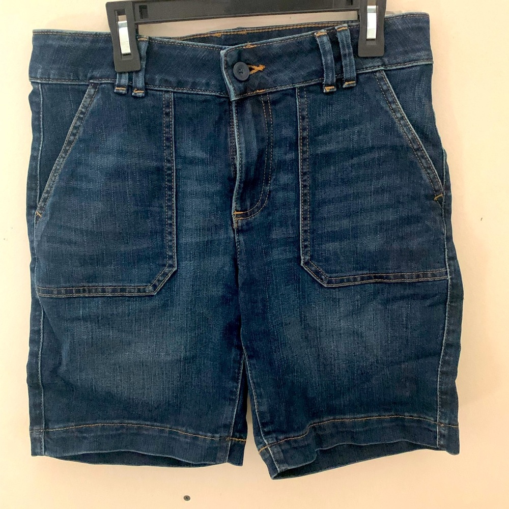 Lee regular fit mid rise jean shorts